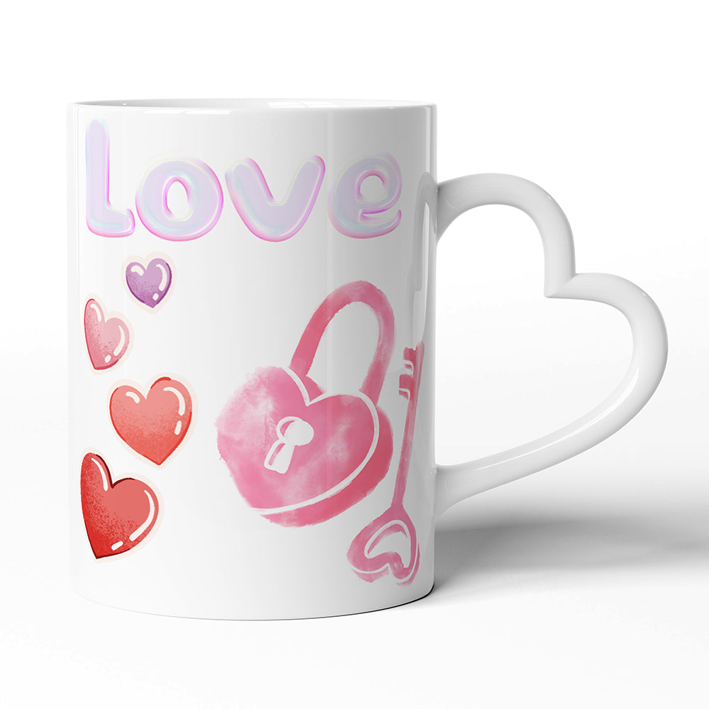 Bílý hrnek s uchem ve tvaru srdce motiv Love