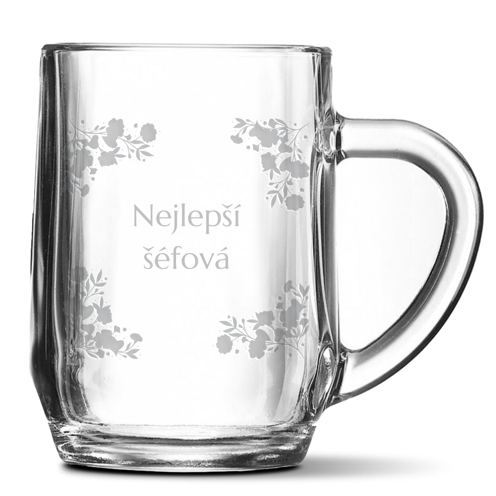 Skleněný pivní půllitr s gravírovaným motivemNejlepší šéfová