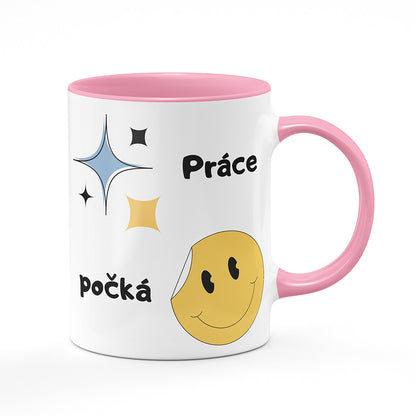 Keramický hrnek bílý s růžovým lemem vnitřkem a uchem motiv Práce počká