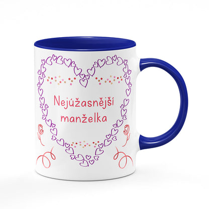 Keramický hrnek bílý s modrým lemem vnitřkem a uchem motiv Nejúžasnější manželka